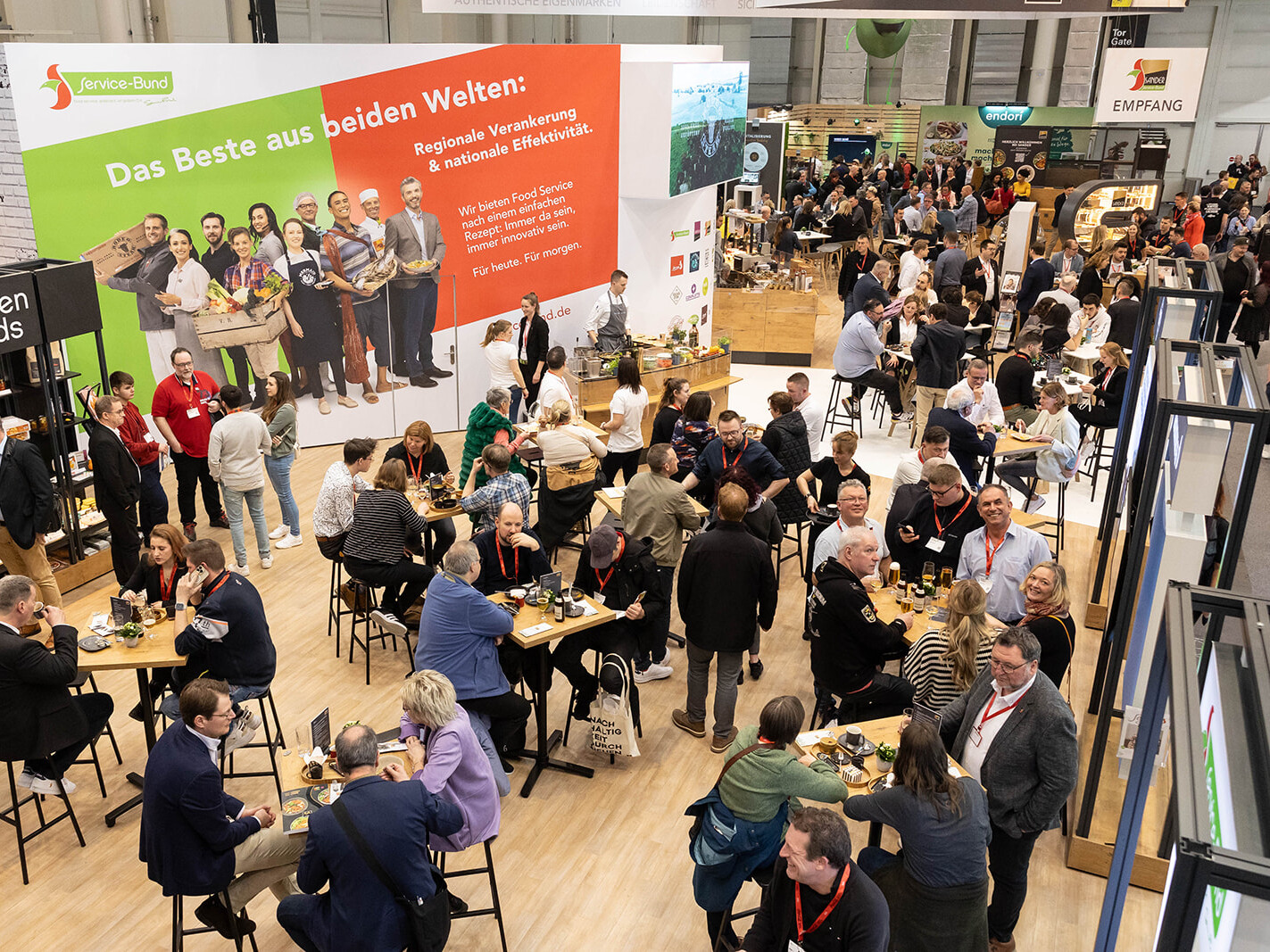 Unter dem Motto "Partnerschaft schafft Zukunft" zeigen wir zusammen mit unserem Kooperationspartner, der Sander Gruppe, in Halle A4 an Stand 421, wie moderne Markenkompetenz, Qualität und Flexibilität Hand in Hand gehen. Unter dem Motto "Partnerschaft schafft Zukunft" zeigen wir zusammen mit unserem Kooperationspartner, der Sander Gruppe, in Halle A4 an Stand 421, wie moderne Markenkompetenz, Qualität und Flexibilität Hand in Hand gehen.